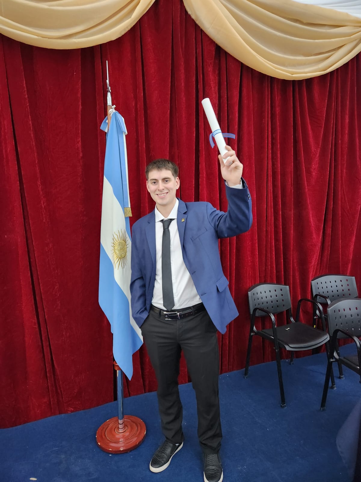 Este 14 de noviembre, Enzo Trujillo recibió el título de Ingeniero Químico en la UNPA-UARG.