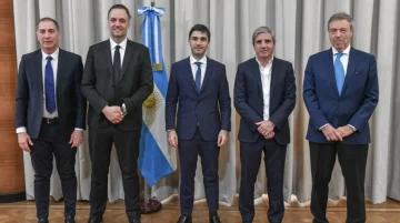Nación elimina retenciones al petróleo convencional: empieza con Chubut y se extenderá a otras provincias Nación elimina retenciones al petróleo convencional: empieza con Chubut y se extenderá a otras provincias