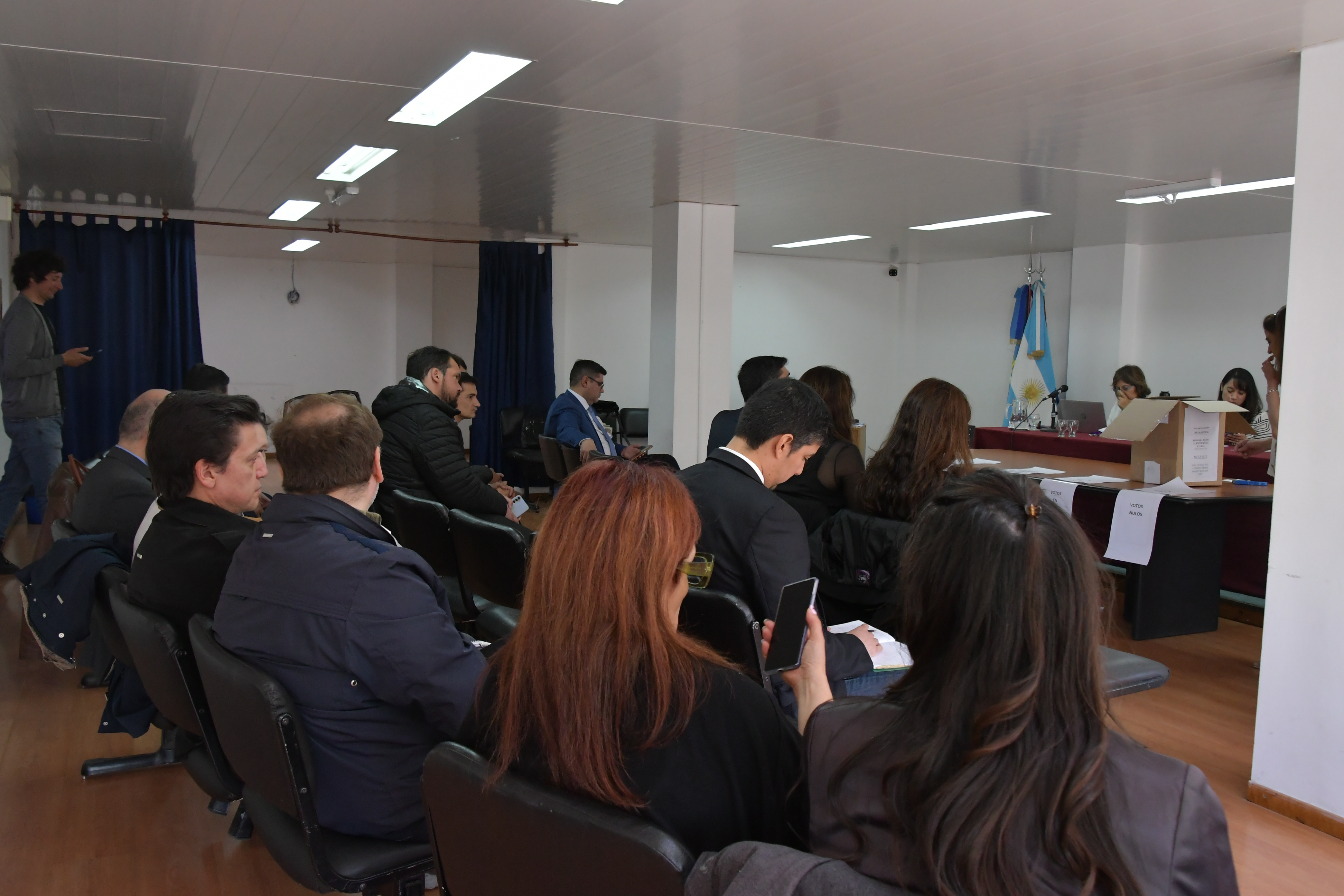  Escrutinio de las elecciones de empleados judiciales y abogados de la matrícula para el Consejo de la Magistratura en el Tribunal Superior de Justicia. FOTO: JUAN PALACIOS / LA OPINIÓN AUSTRAL.