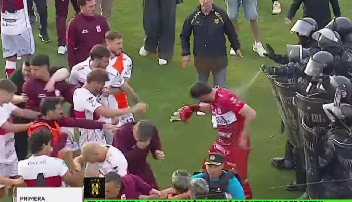 Deportivo Madryn, a la final en una tarde de golpes, protestas y polémica ante Morón
