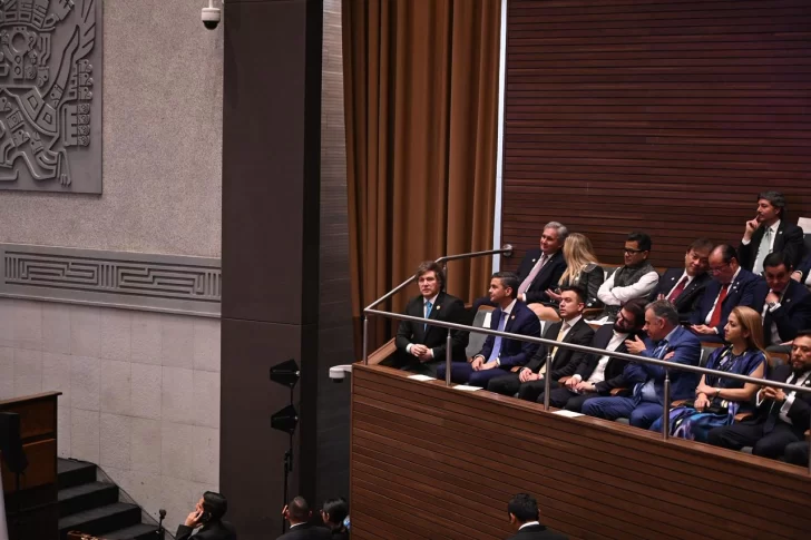 Javier Milei estuvo en Bolivia para presenciar la asunción de Rodrigo Paz Pereira