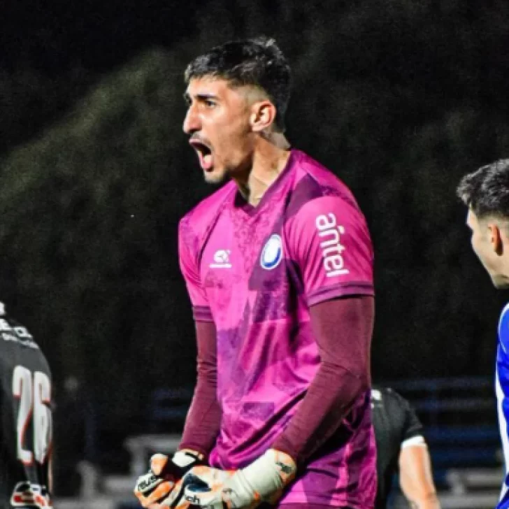 Arquero argentino metió un gol de arco a arco en el fútbol uruguayo