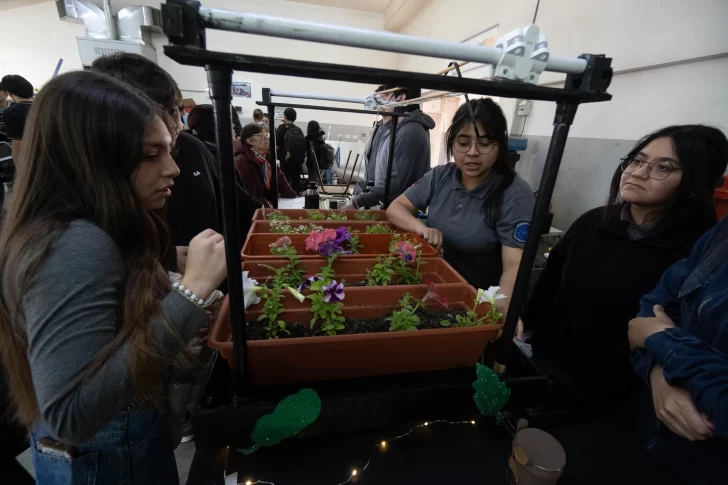  El Indu Fest reunió a los establecimientos educativos en el marco del Día de la Educación Técnica. FOTOS: LEANDRO FRANCO/ LA OPINIÓN AUSTRAL