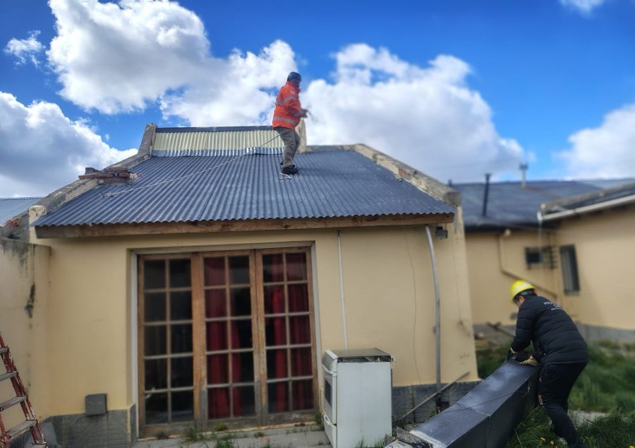  Agentes asistiendo en uno de los requerimiento. FOTO: GOBIERNO