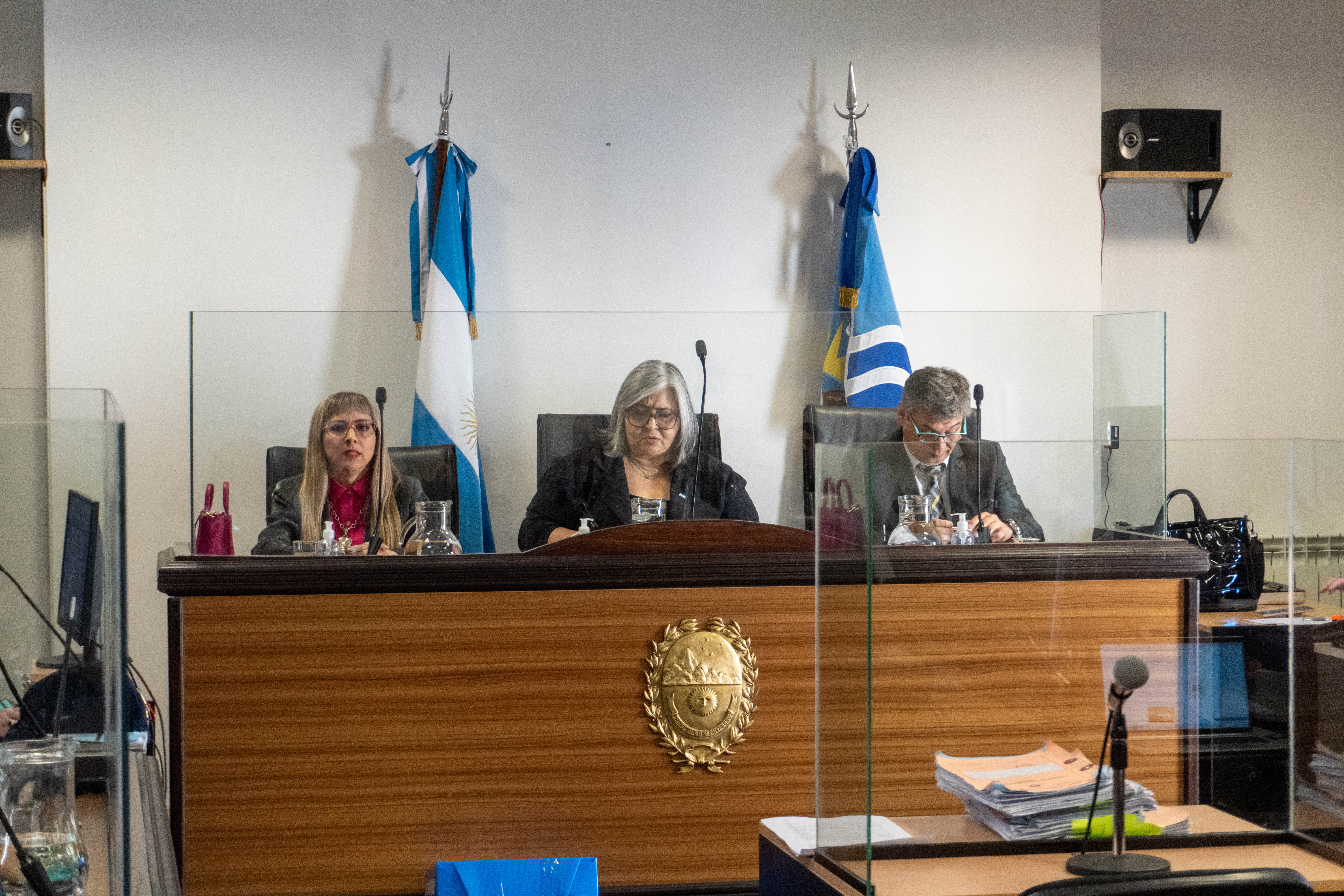  Yamila Borquez, María Alejandra Vila y Marcelo Bersanelli. FOTO: LEANDRO FRANCO/ LA OPINIÓN AUSTRAL