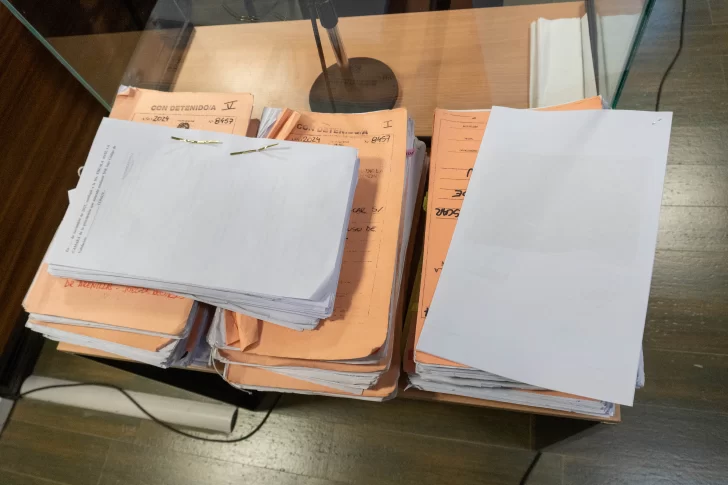  Los cuerpos del expediente de la causa. FOTO: LEANDRO FRANCO/ LA OPINIÓN AUSTRAL