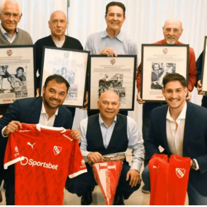 Glorias de Independiente en Crónica: “Los homenajes que nos hacen son un mimo al alma” Glorias de Independiente en Crónica: “Los homenajes que nos hacen son un mimo al alma”