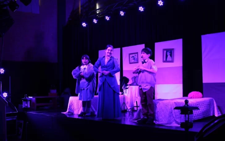 Alumnos de primaria brillan en Río Gallegos con su versión de Mary Poppins