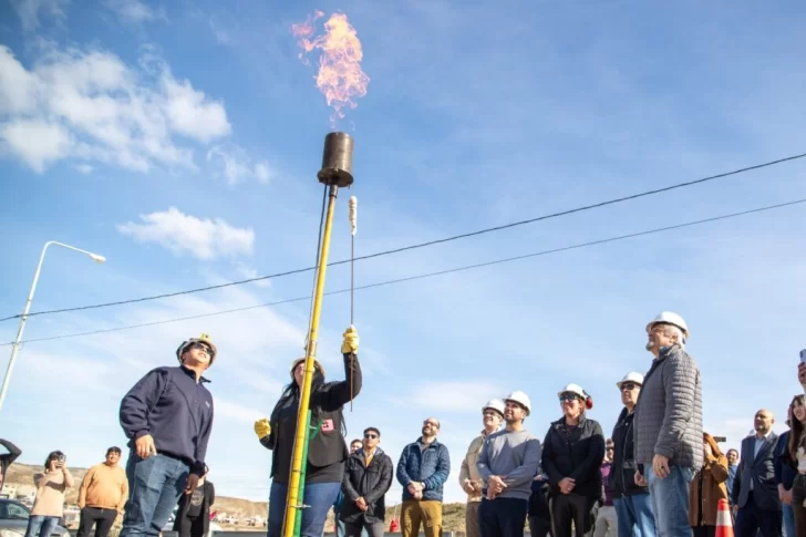  Othar Macharashvili en la inauguración de la obra de gas para el barrio Don Bosco.