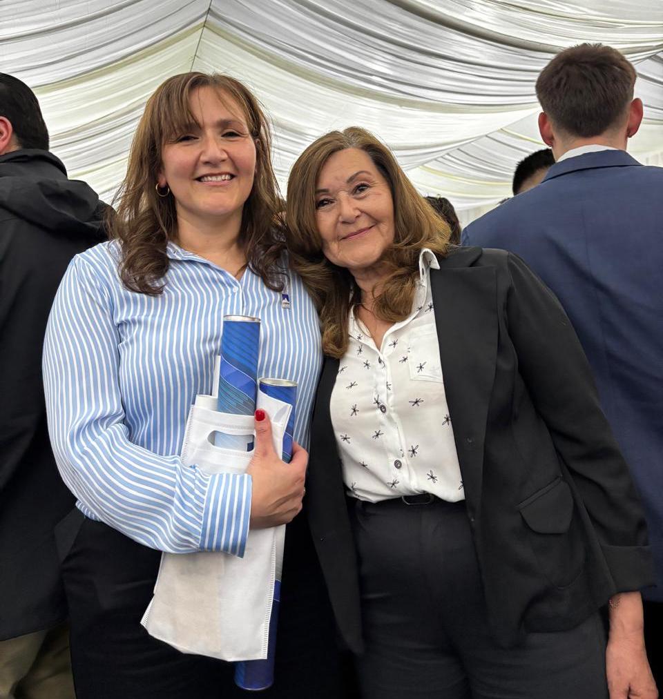  Patricia Molina junto a su mamá Juana Canosa.