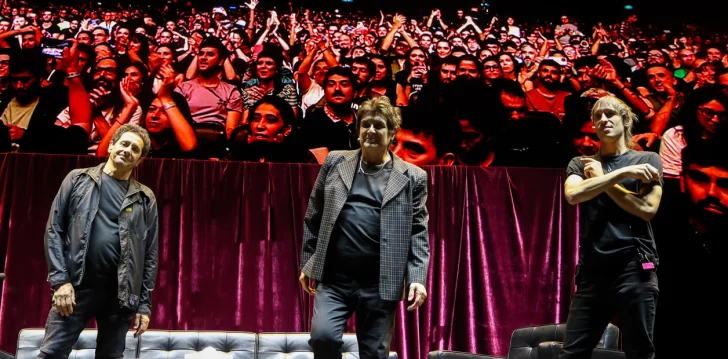 Divididos presentó su primer disco en 15 años y llenó el Movistar Arena sin tocar una sola nota