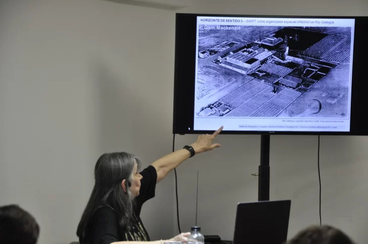 Ariadna Giménez en BIENALSUR 2025: “¿Qué pasa si comprendemos que podemos rescatar patrimonio?”