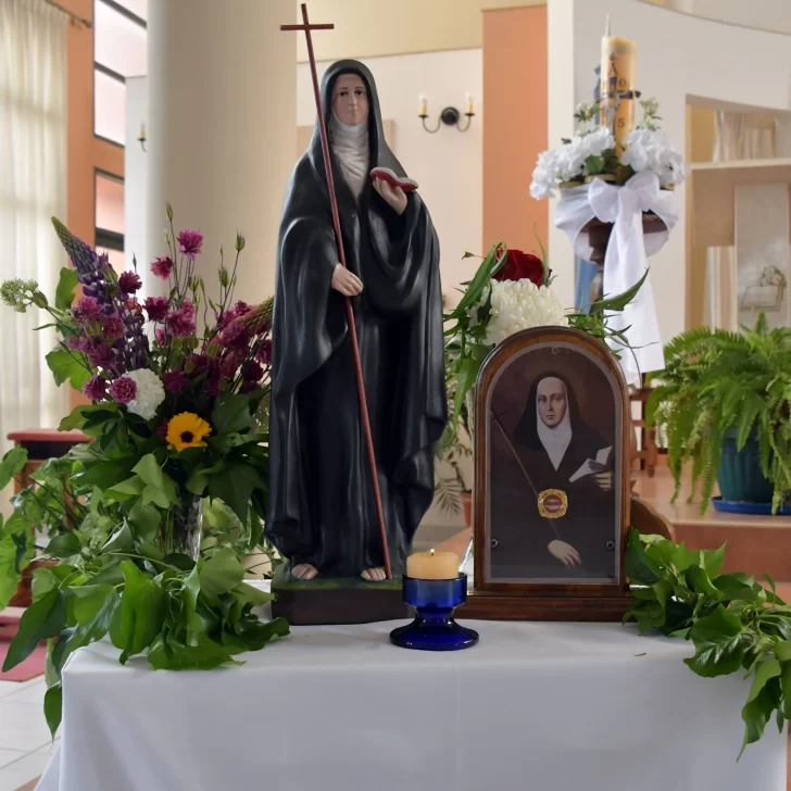 Reliquias de Mama Antula, la primera santa argentina, se exponen en Río Gallegos Reliquias de Mama Antula, la primera santa argentina, se exponen en Río Gallegos