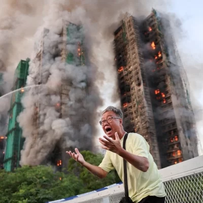 Video del incendio fatal en Hong Kong: 13 muertos y más de 20 heridos en un complejo residencial