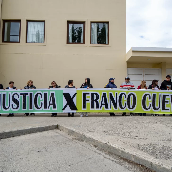 Roberto Neil fue condenado a 11 años y ordenaron su detención inmediata Roberto Neil fue condenado a 11 años y ordenaron su detención inmediata