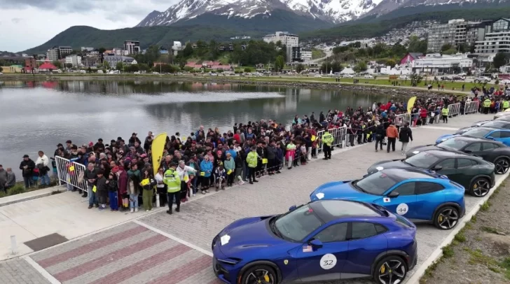 Así pasaron las Ferrari por Ushuaia durante el Cavalcade Adventure 2025
