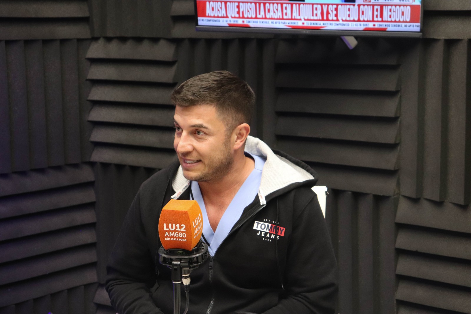  En los estudios de Radio LU12 AM680, Uriel Nemi expresó: 