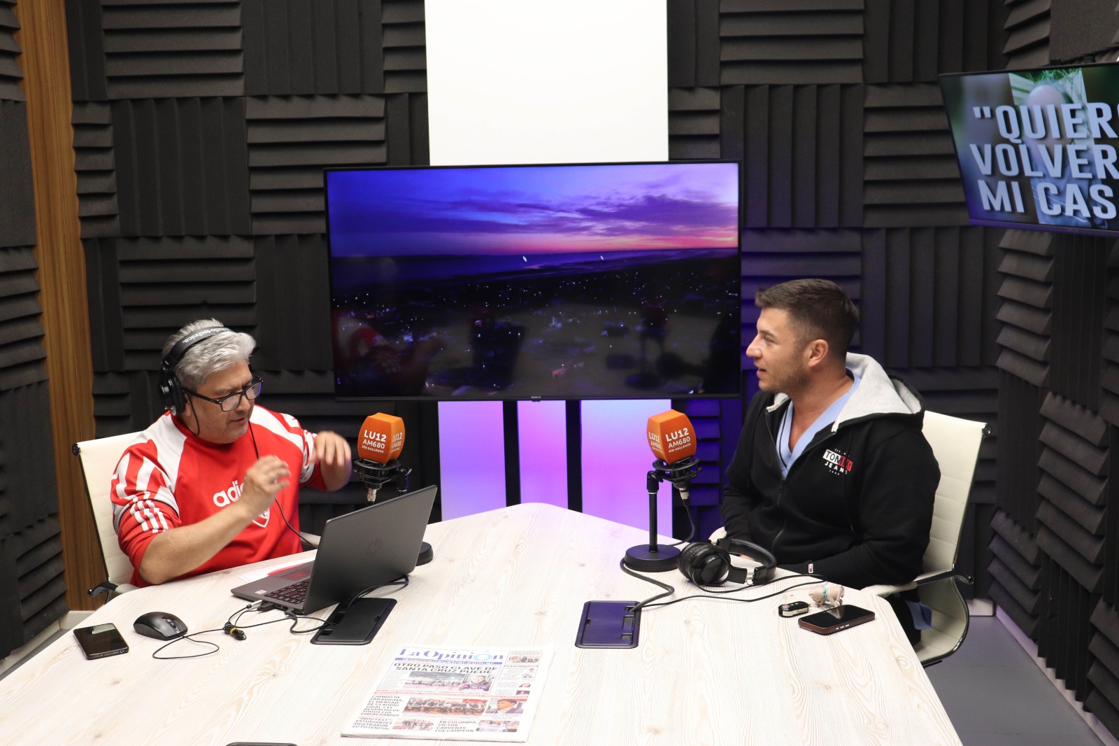  En los estudios de Radio LU12 AM680, entrevistado por el locutor Carlos Saldivia, el kinesiólogo Uriel Nemi habló de sus proyectos.