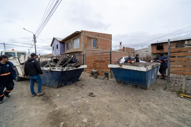 Así quedó la casa: piden donaciones de materiales tras el incendio en el barrio Juan Pablo II de Río Gallegos
