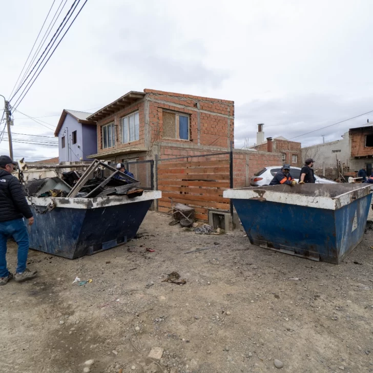 Así quedó la casa: piden donaciones de materiales tras el incendio en el barrio Juan Pablo II de Río Gallegos Así quedó la casa: piden donaciones de materiales tras el incendio en el barrio Juan Pablo II de Río Gallegos