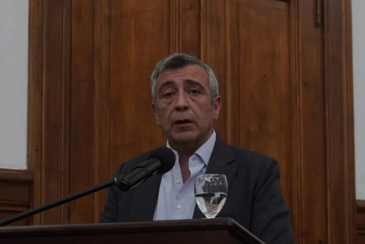  Jaime Álvarez dirigiendo unas palabras a los presentes. FOTO: LEANDRO FRANCO / LA OPINIÓN AUSTRAL.
