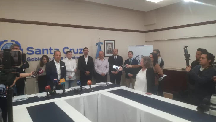  De derecha a izquierda, el equipo de Brest: Norberto Castello, Mauricio Janut, Maximiliano Duarte, Matías Rodríguez presidente, Matías Rodriguez.
