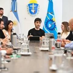 Torres encabezó su primera reunión de gabinete con los nuevos funcionarios