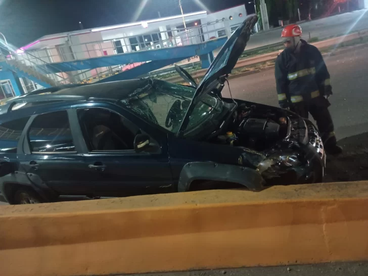 Accidente automovilístico en la Autovía 17 de Octubre: el conductor estaba ebrio y terminó lesionado