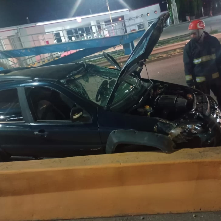 Accidente automovilístico en la Autovía 17 de Octubre: el conductor estaba ebrio y terminó lesionado