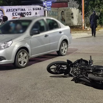 Motociclista al hospital tras violento choque en las calles de Pico Truncado