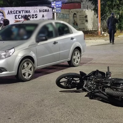 Motociclista al hospital tras violento choque en las calles de Pico Truncado