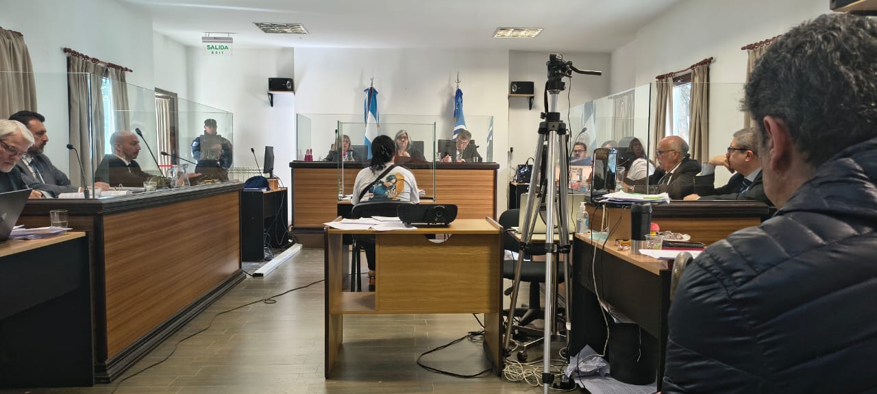  Mónica Luna durante su alocución. FOTO: MARTÍN MUÑOZ QUESADA/LA OPINIÓN AUSTRAL