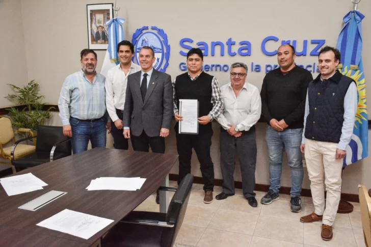 Claudio Vidal puso en funciones a las nuevas autoridades del CAP, IDUV y Turismo