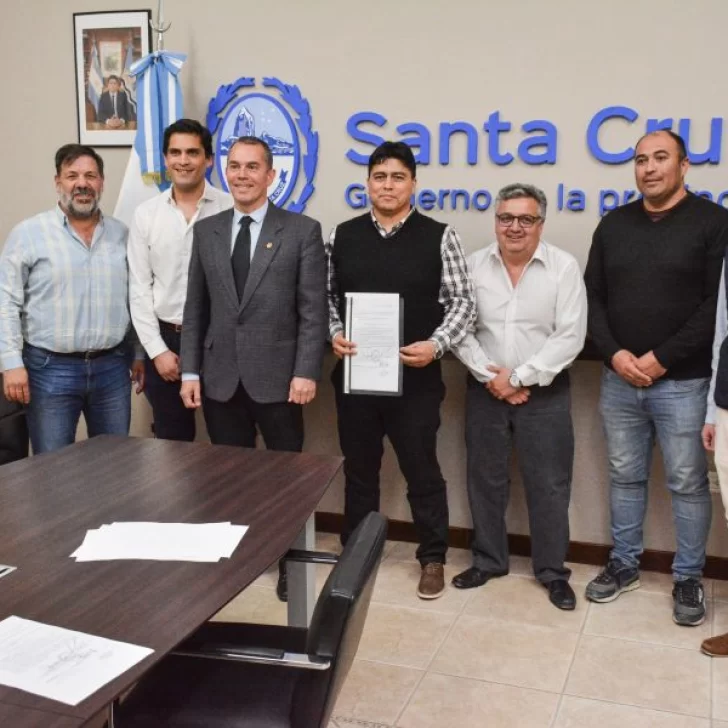 Claudio Vidal puso en funciones a las nuevas autoridades del CAP, IDUV y Turismo