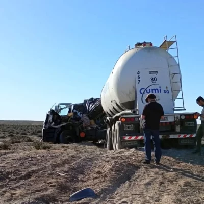 Murió una persona en un choque entre dos camiones en la ruta 3 al norte de Santa Cruz
