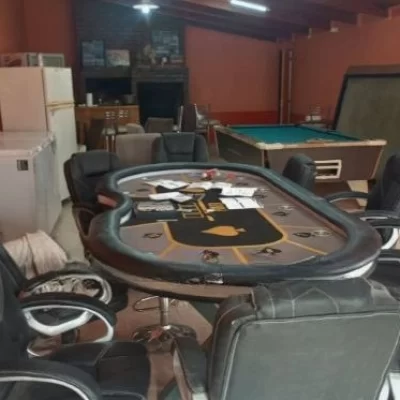 Lo buscaban por un robo y le encontraron un casino clandestino y una gran cantidad de drogas Lo buscaban por un robo y le encontraron un casino clandestino y una gran cantidad de drogas