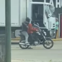 Violento asalto: ladrones armados atacaron un camión y huyeron con siete millones en Caleta Olivia