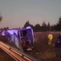 Tragedia en ruta de Michoacán deja siete muertos y 20 heridos en México