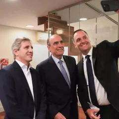 Cambios en el gabinete de Javier Milei: tras la salida de Francos y Catalán, Toto Caputo asumiría un “superministerio” a cargo de las obras públicas