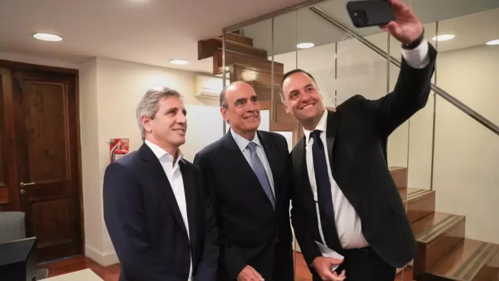 Cambios en el gabinete de Javier Milei: tras la salida de Francos y Catalán, Toto Caputo asumiría un “superministerio” a cargo de las obras públicas