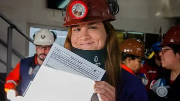Quién es Carla Antonella Rodríguez, la mujer trans detrás de Miss Carbón, la película argentina que llegó a Netflix Quién es Carla Antonella Rodríguez, la mujer trans detrás de Miss Carbón, la película argentina que llegó a Netflix
