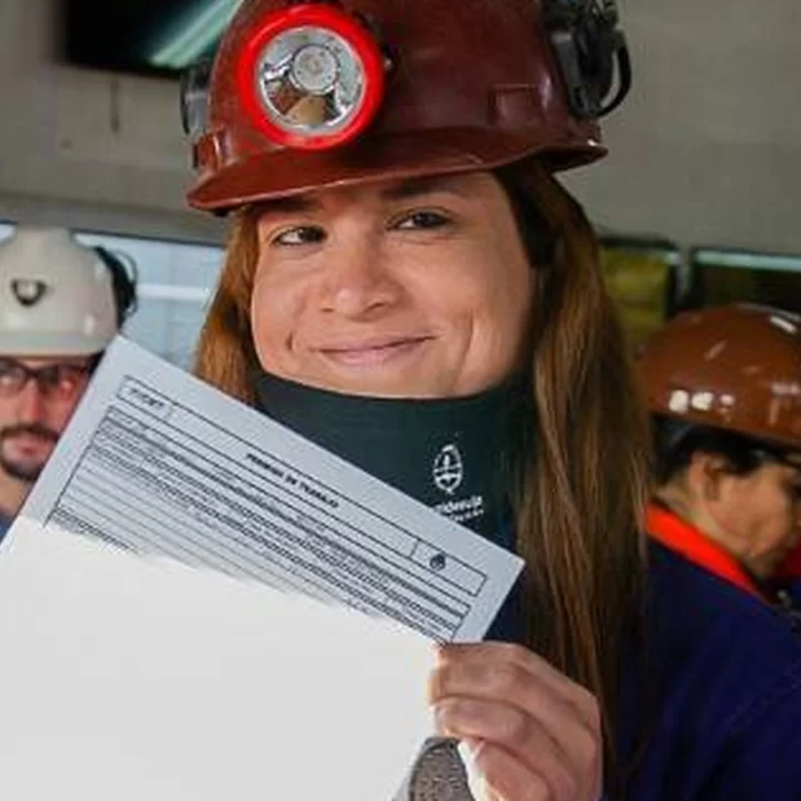 Quién es Carla Antonella Rodríguez, la mujer trans detrás de Miss Carbón, la película argentina que llegó a Netflix Quién es Carla Antonella Rodríguez, la mujer trans detrás de Miss Carbón, la película argentina que llegó a Netflix