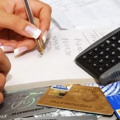 La morosidad en préstamos personales es cada vez más alta y el endeudamiento familiar no para