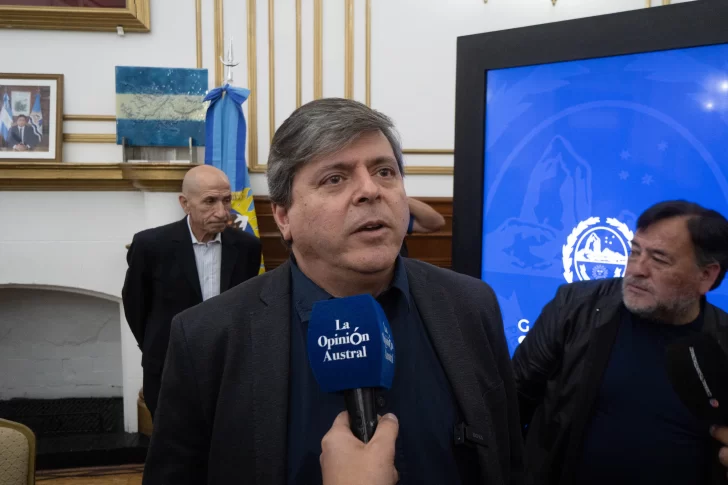  El vicegobernador Fabian Leguizamon en diálogo con La Opinión Austral. FOTOS: LEANDRO FRANCO/ LA OPINIÓN AUSTRAL