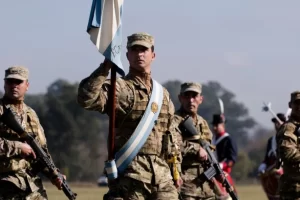 Adorni anunció que el 10% de las privatizaciones irán a las Fuerzas Armadas