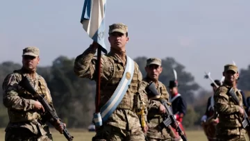 Cargo por cargo, cuánto cobra el personal de las Fuerzas Armadas en noviembre tras el último aumento Cargo por cargo, cuánto cobra el personal de las Fuerzas Armadas en noviembre tras el último aumento