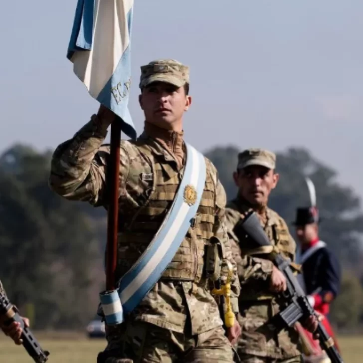 Cargo por cargo, cuánto cobra el personal de las Fuerzas Armadas en noviembre tras el último aumento Cargo por cargo, cuánto cobra el personal de las Fuerzas Armadas en noviembre tras el último aumento