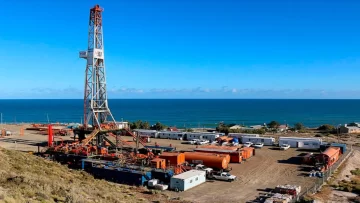 El Gobierno estaría dispuesto a quitar las retenciones al crudo convencional: las ventajas para Santa Cruz El Gobierno estaría dispuesto a quitar las retenciones al crudo convencional: las ventajas para Santa Cruz