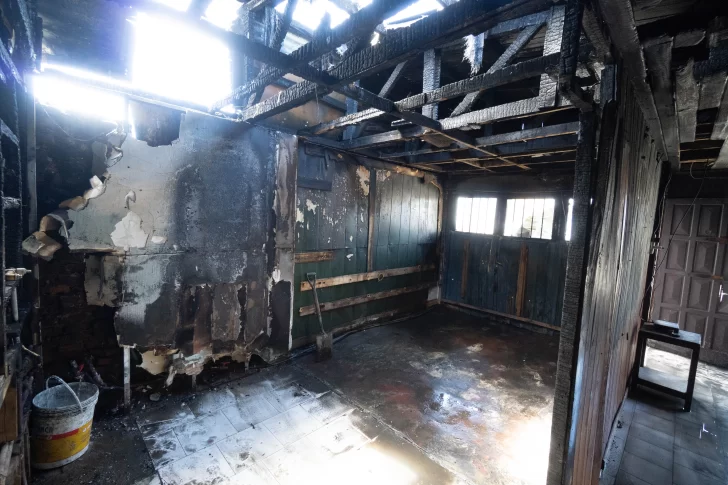 Solicitan donaciones tras el incendio voraz que arrasó con una casa completa en Río Gallegos