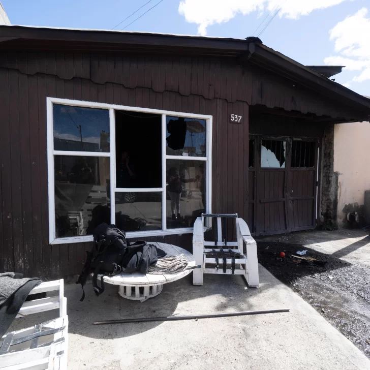 Incendio accidental dejó perdidas totales en una casa en Río Gallegos Incendio accidental dejó perdidas totales en una casa en Río Gallegos